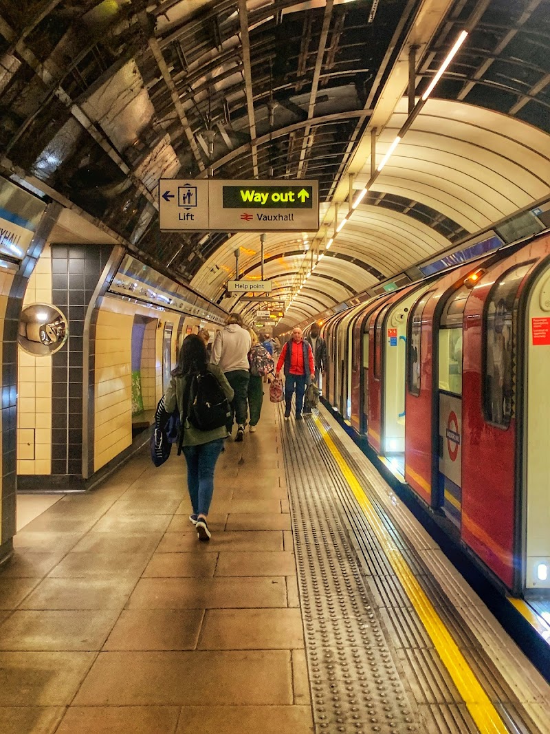 Vauxhall Station & The Roundabout