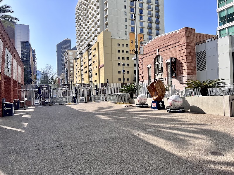 Gaslamp Quarter Historic Gateway: The Victorian Metropolis