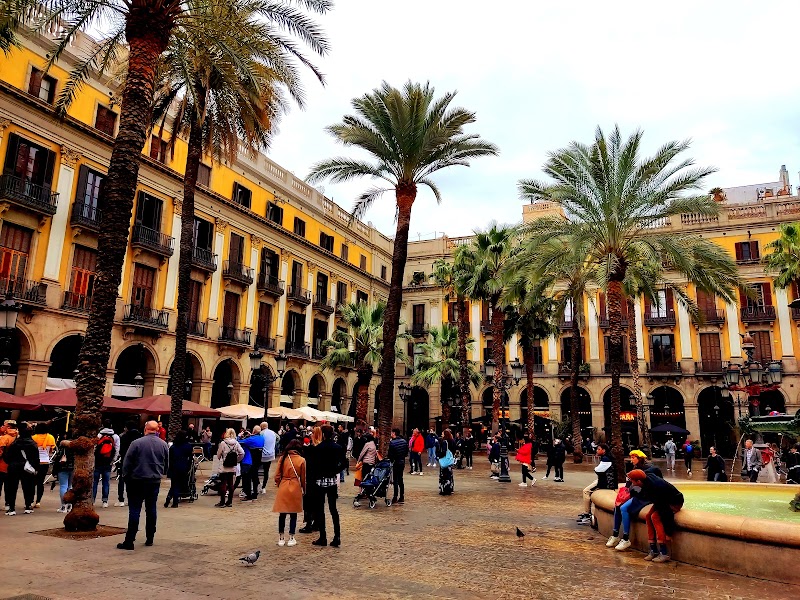 Plaça Reial — Gaudí's First Commission