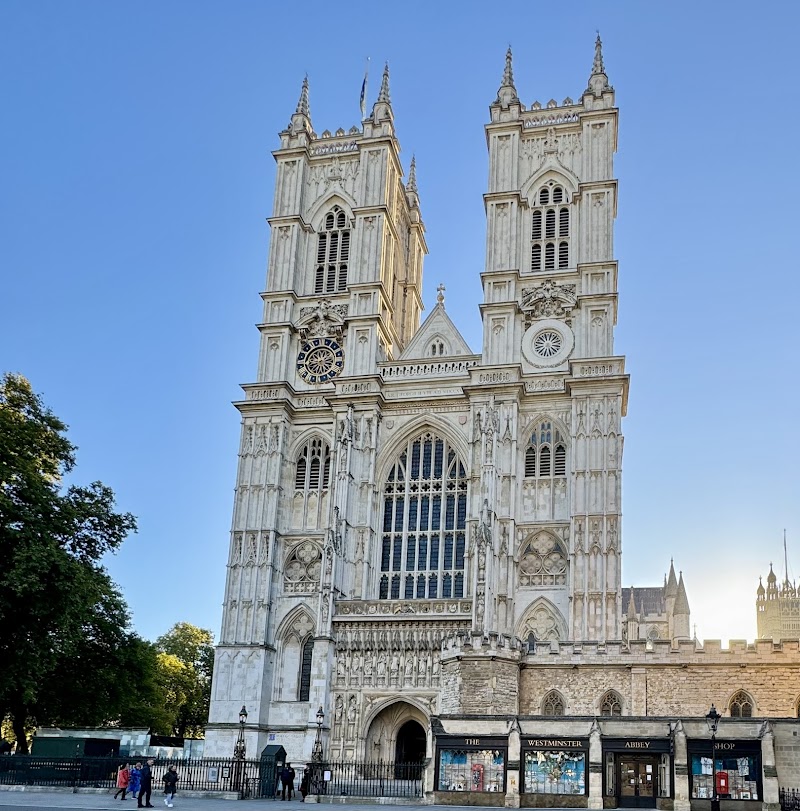 Westminster Abbey — Secrets Beneath the Stones