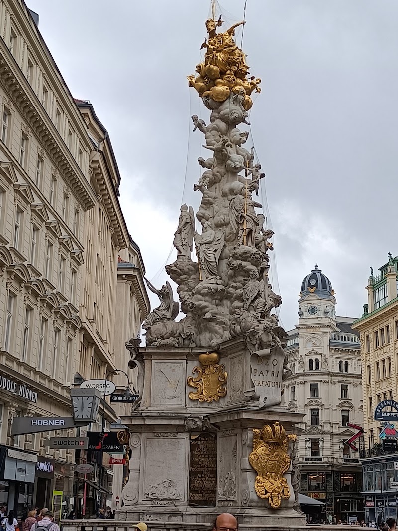 Kärntner Straße & Hotel Sacher: Der Schokoladenstreit um die Torte