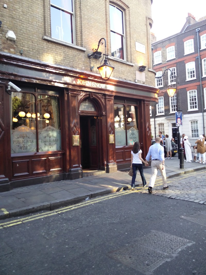 The Broad Street Pump — Where a Doctor Stopped a Plague