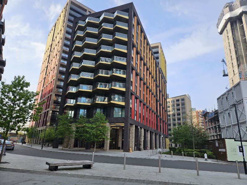 Embassy Gardens Plaza
