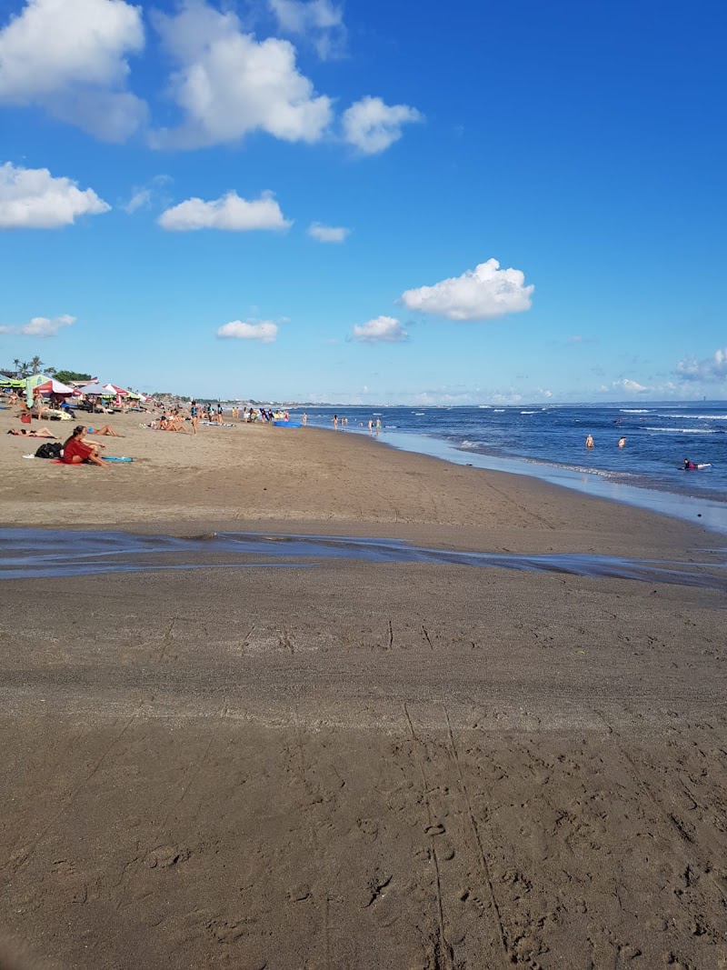 Batu Bolong Beach — Beginner Surf Zone
